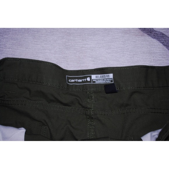 Carhartt Men's Relaxed Fit Cargo Shorts – Dark Green – Size 42 - Picture 2 of 3